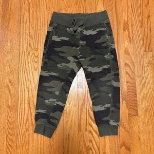 United Colors of Benetton Joggers Size XS (4-5) Green Camouflage